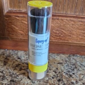 Supergoop! Mineral Setting Powder with Yellow Cap